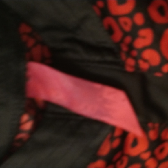 Pure energy red and black top, side zip, 1x - Picture 2 of 4